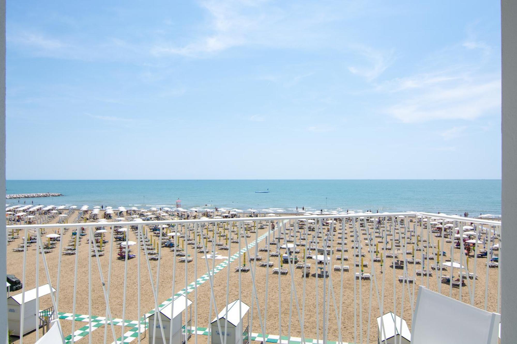 Hotel Montecarlo 3 Stelle Superior 카오를레 외부 사진