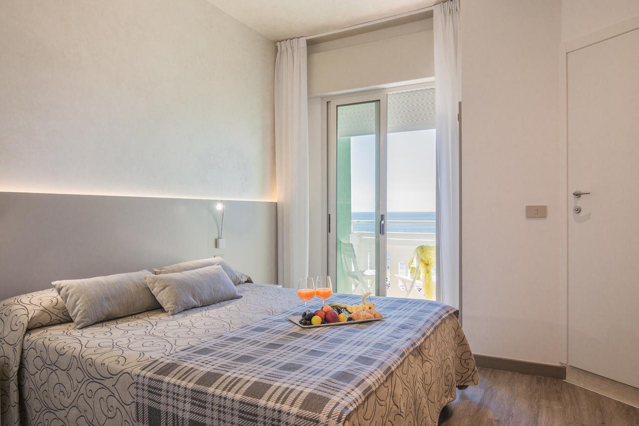 Hotel Montecarlo 3 Stelle Superior 카오를레 외부 사진